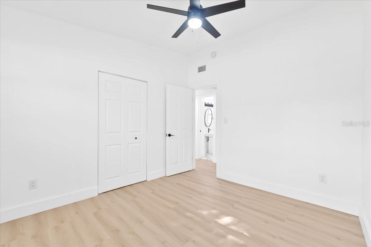 CRYSTAL SHORES - Residential