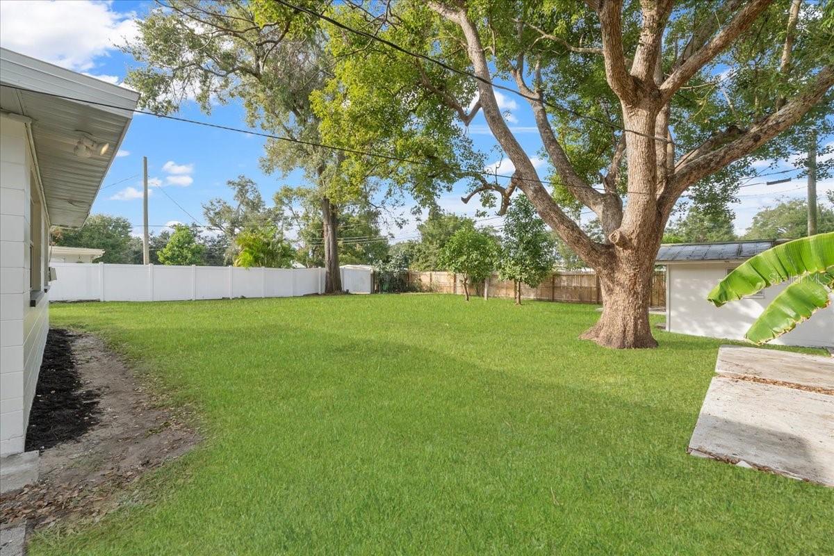 CRYSTAL SHORES - Residential