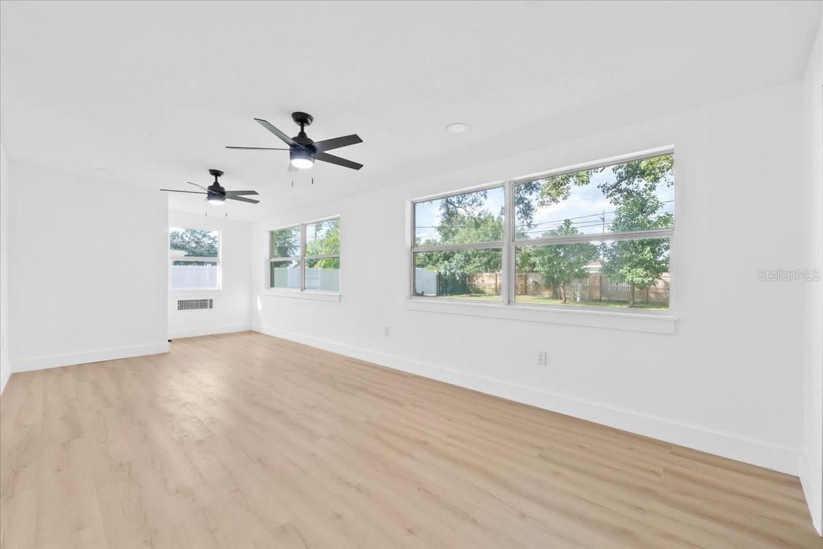 CRYSTAL SHORES - Residential