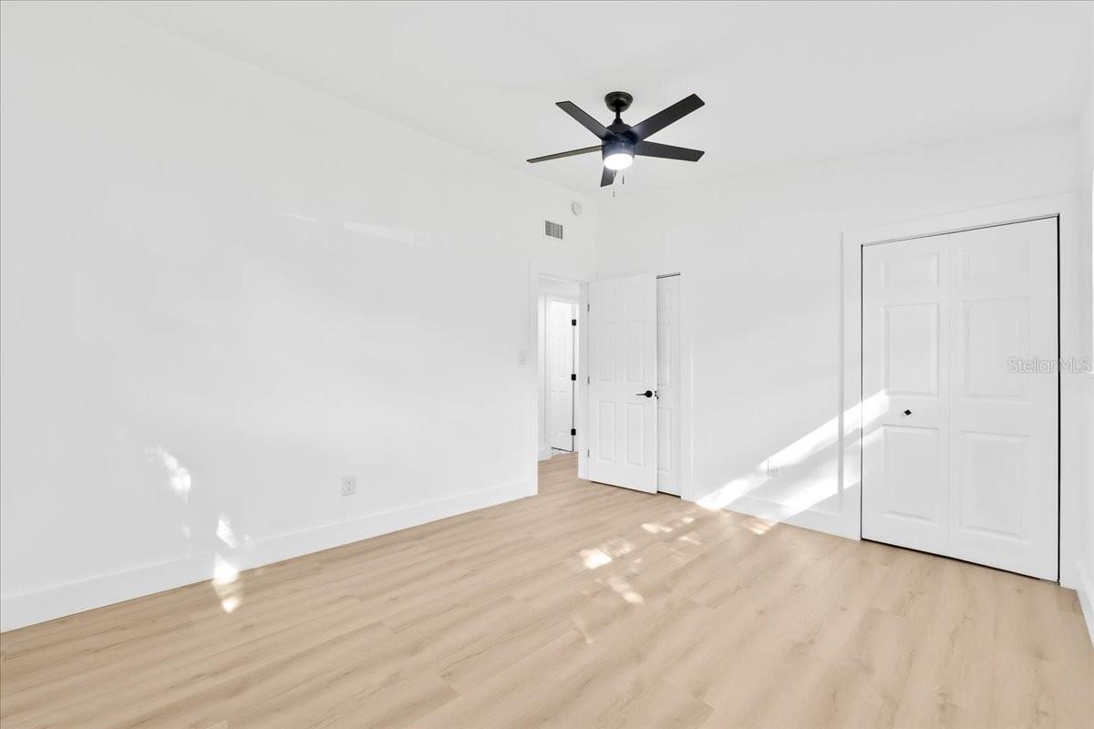 CRYSTAL SHORES - Residential