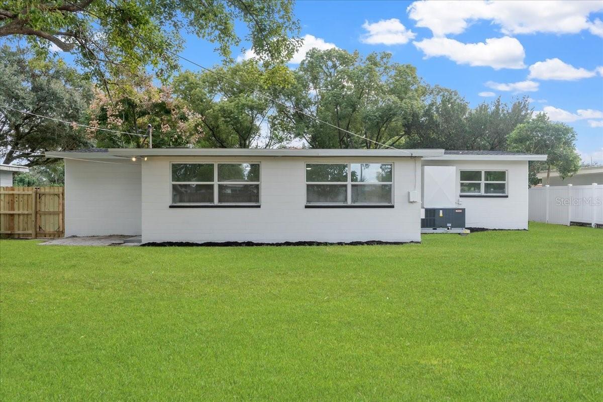 CRYSTAL SHORES - Residential