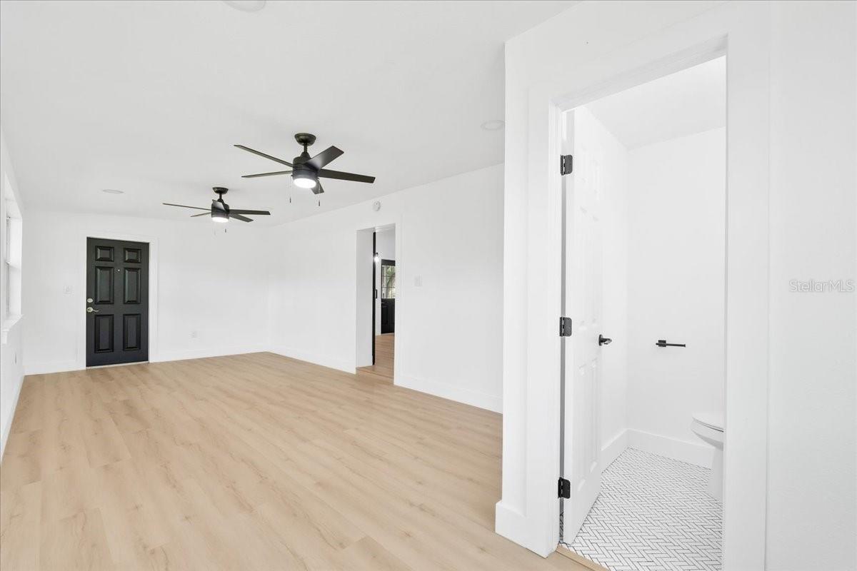 CRYSTAL SHORES - Residential