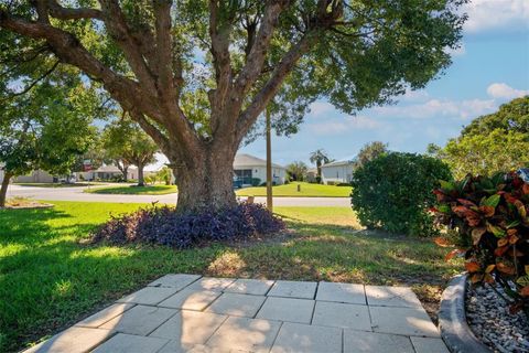 A home in LAKELAND