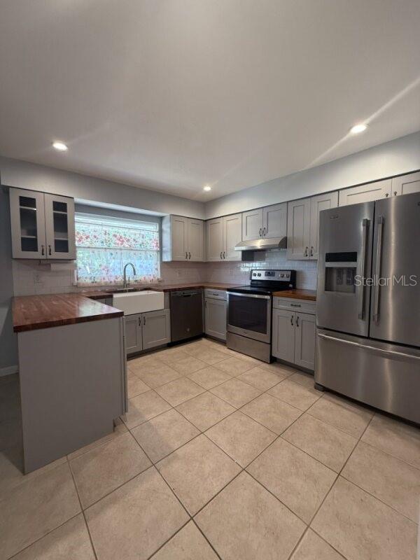 CAMELOT UNIT 2 - Residential Lease