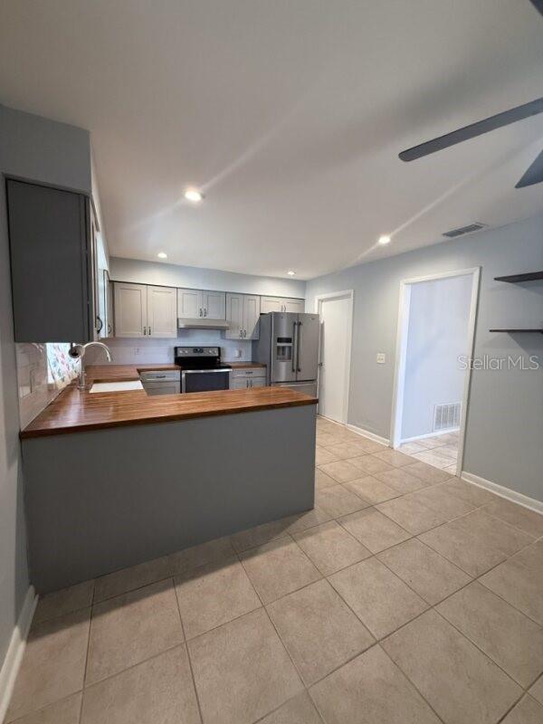 CAMELOT UNIT 2 - Residential Lease