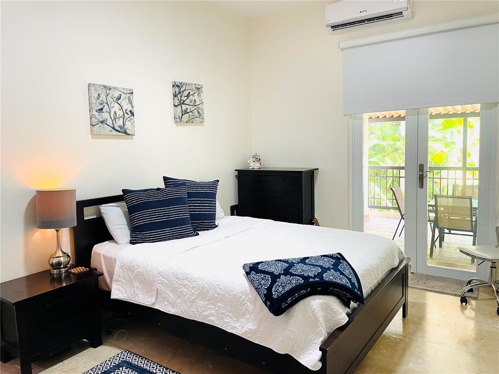 OCEAN PARK, STEPS TO BEST BEACH - Residential