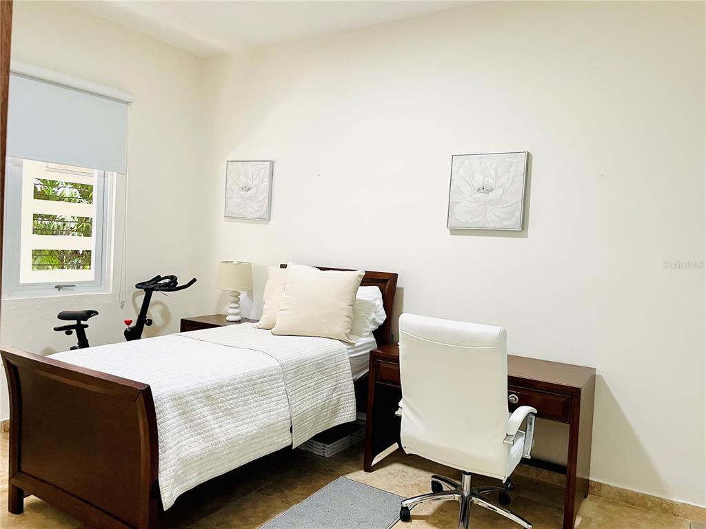 OCEAN PARK, STEPS TO BEST BEACH - Residential