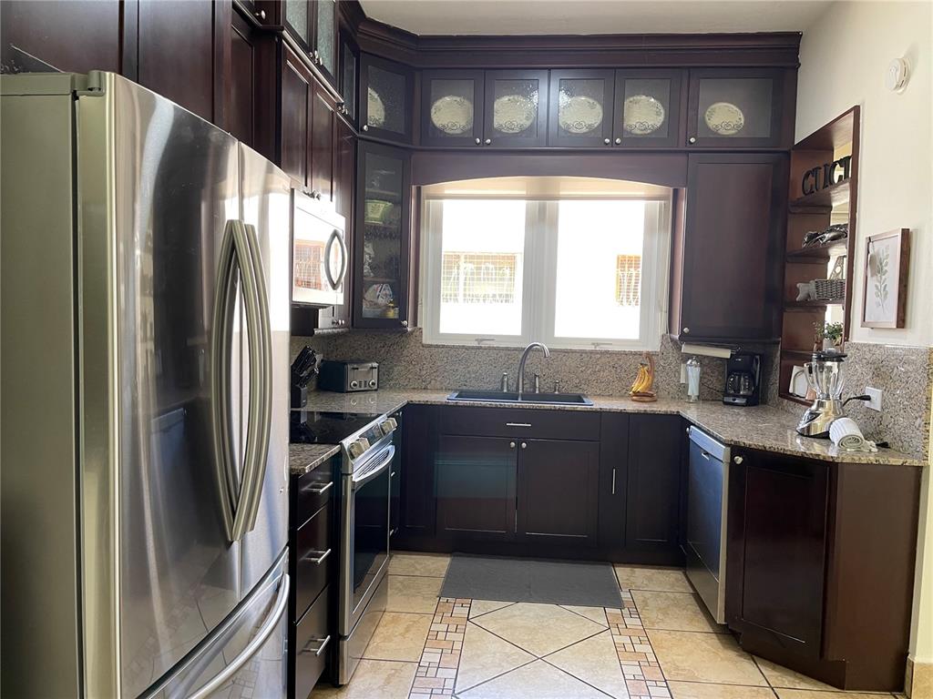 OCEAN PARK, STEPS TO BEST BEACH - Residential