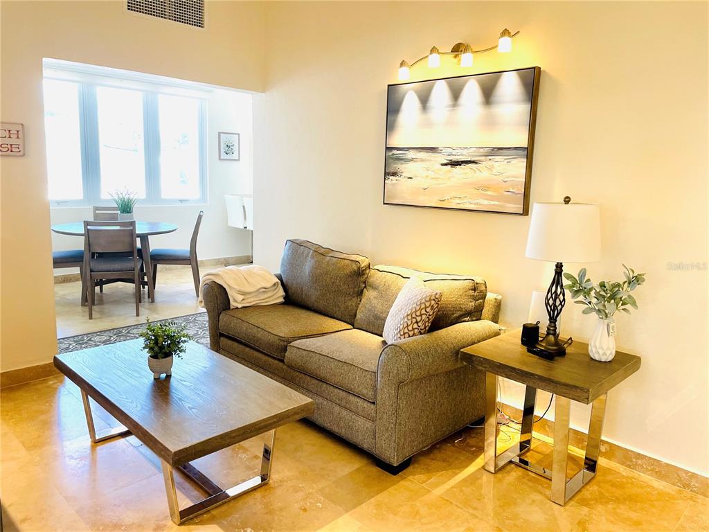 OCEAN PARK, STEPS TO BEST BEACH - Residential