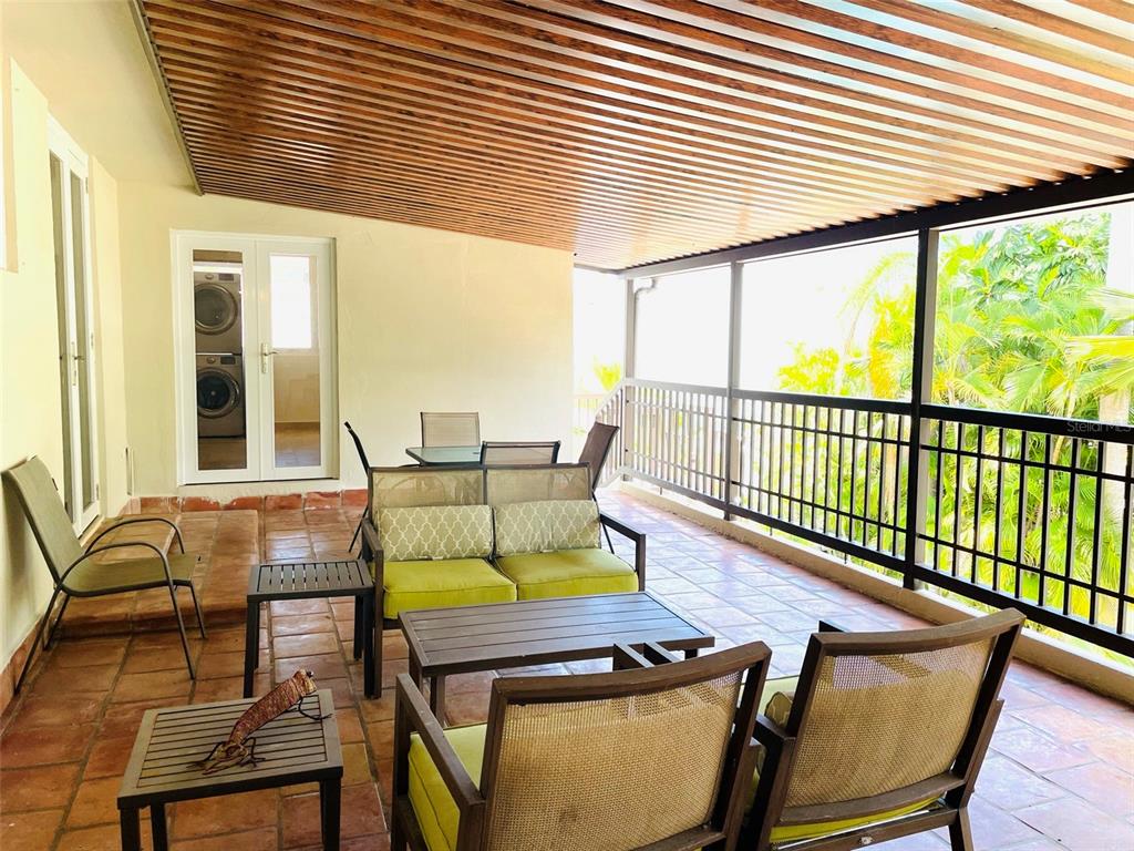 OCEAN PARK, STEPS TO BEST BEACH - Residential