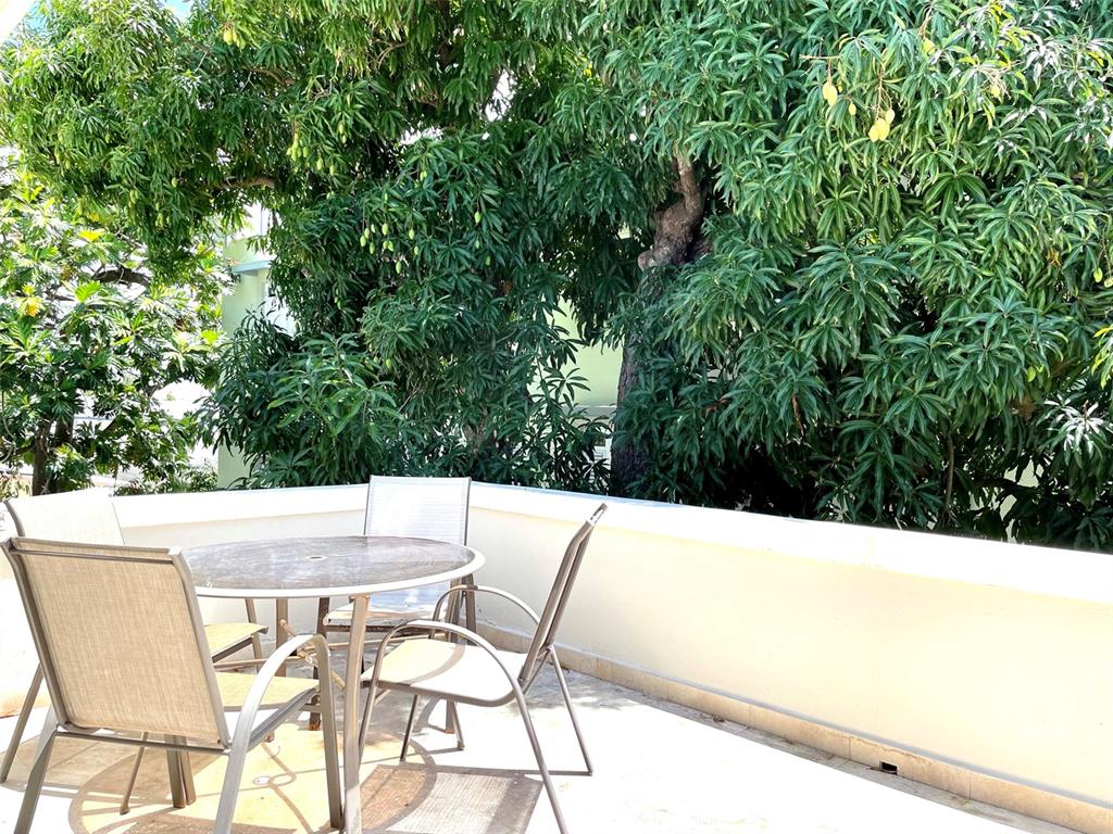 OCEAN PARK, STEPS TO BEST BEACH - Residential