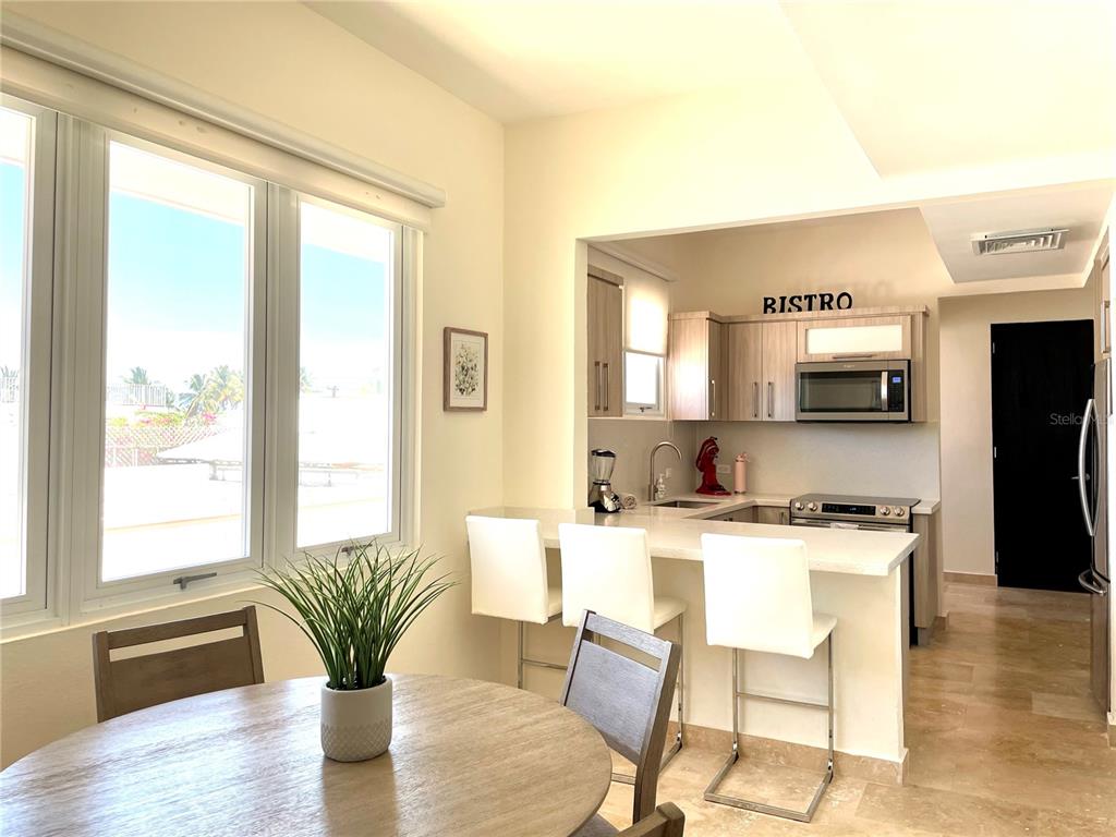 OCEAN PARK, STEPS TO BEST BEACH - Residential