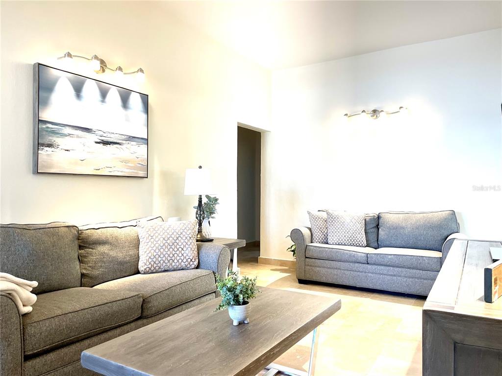 OCEAN PARK, STEPS TO BEST BEACH - Residential