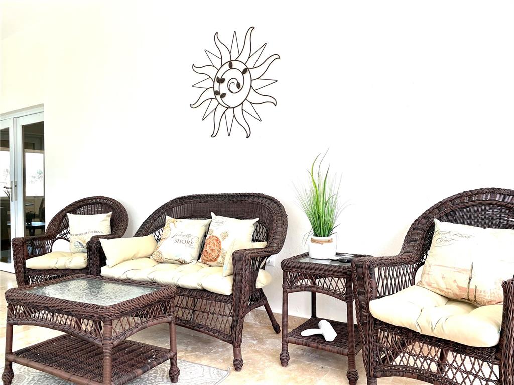 OCEAN PARK, STEPS TO BEST BEACH - Residential