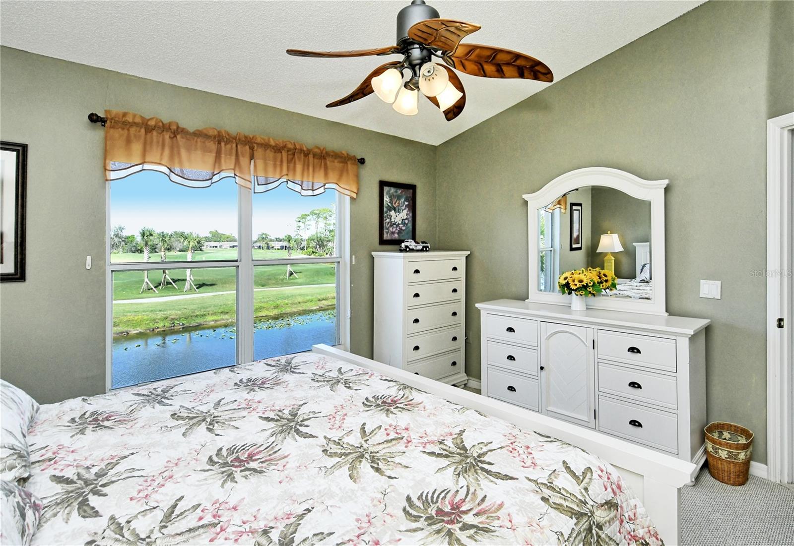 HERITAGE OAKS GOLF & COUNTRY CLUB - Residential