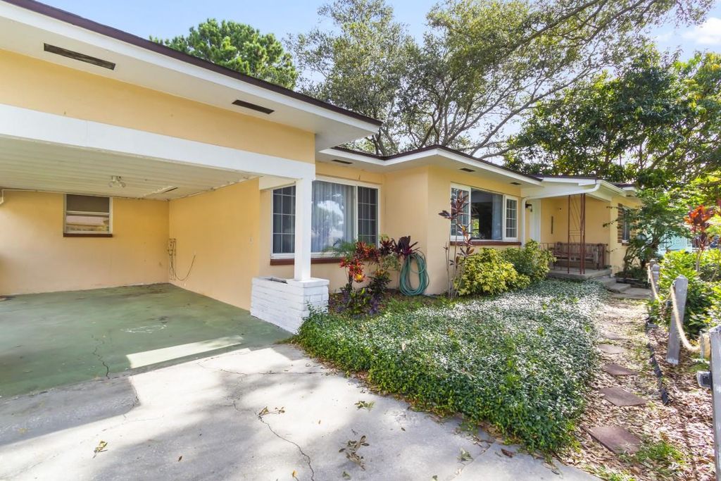 Photo of 1512 Lime Street, Clearwater, FL 33756 (MLS # A4674549)