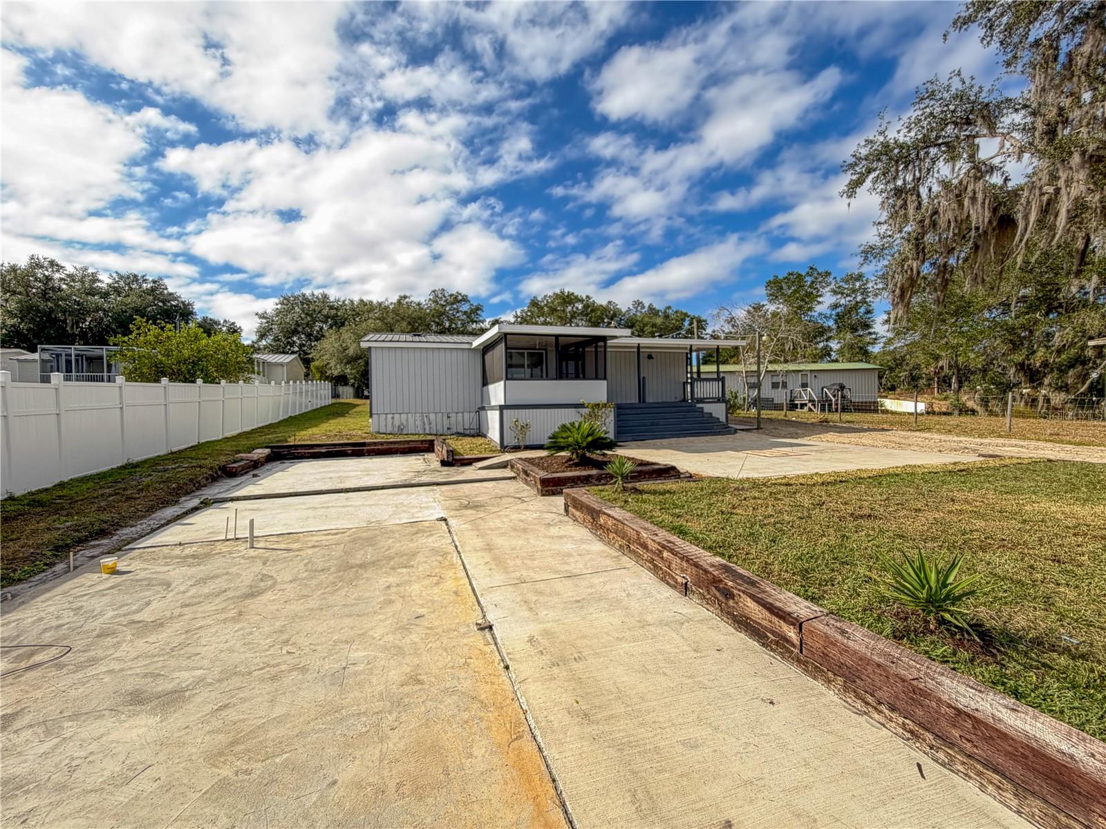 BREAM LAKE 4 LAKES COMMUNITY U-1 - Residential