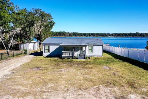 Photo of 102 Benjamin Drive, Hawthorne, FL 32640 (MLS # OM715070)