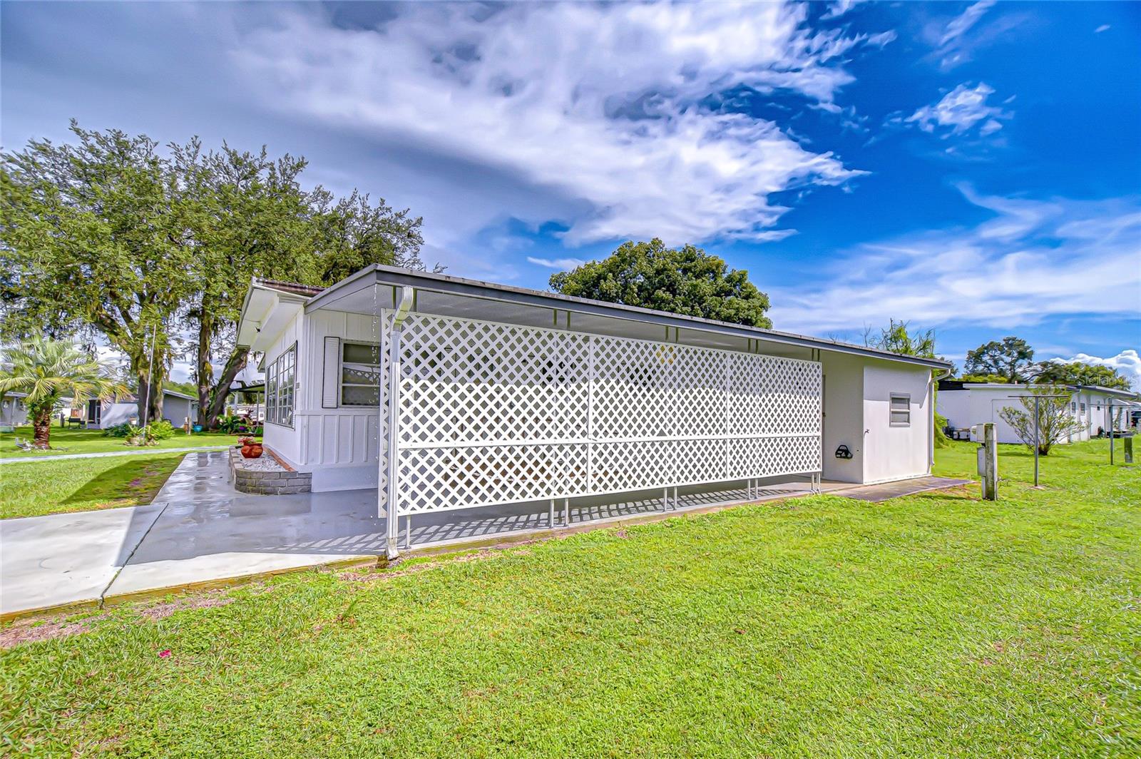 PALM ESTATES - Residential