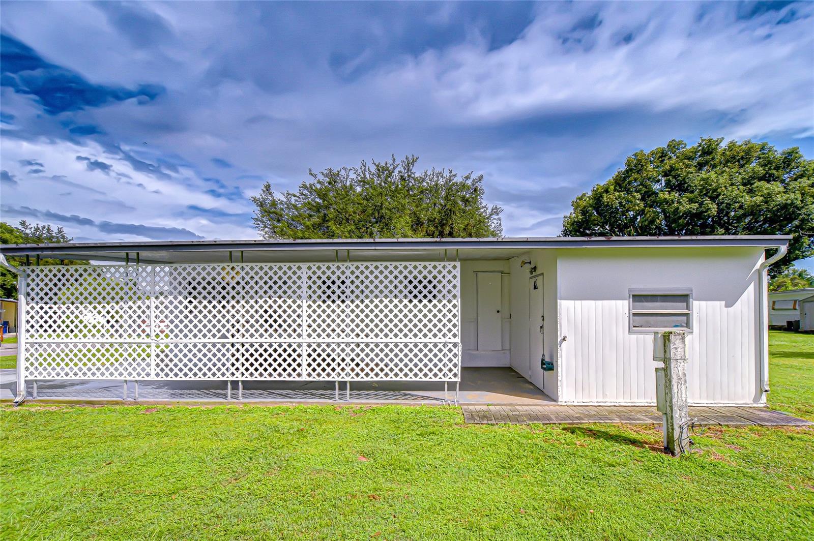 PALM ESTATES - Residential