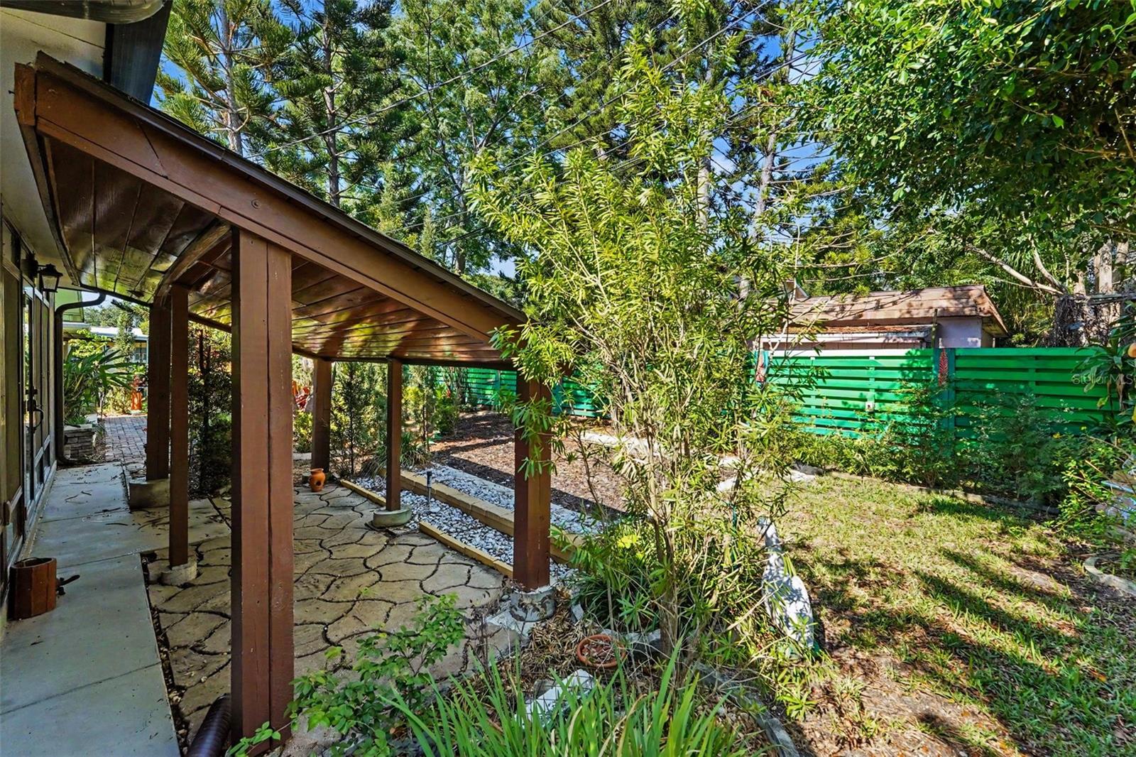 MONTCLAIR LAKE ESTATES - Residential