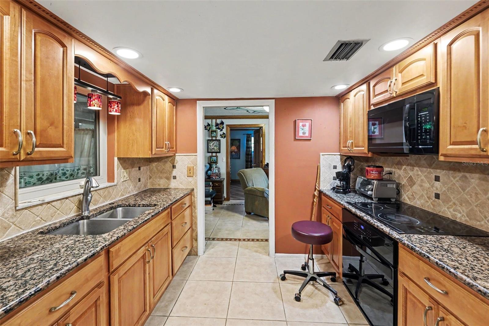 MONTCLAIR LAKE ESTATES - Residential