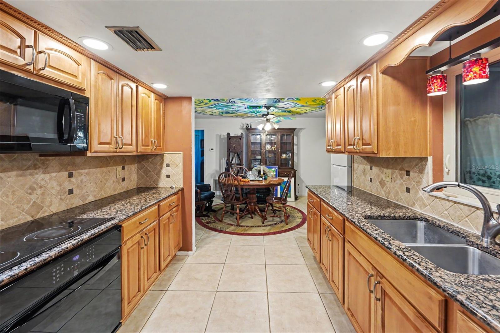 MONTCLAIR LAKE ESTATES - Residential