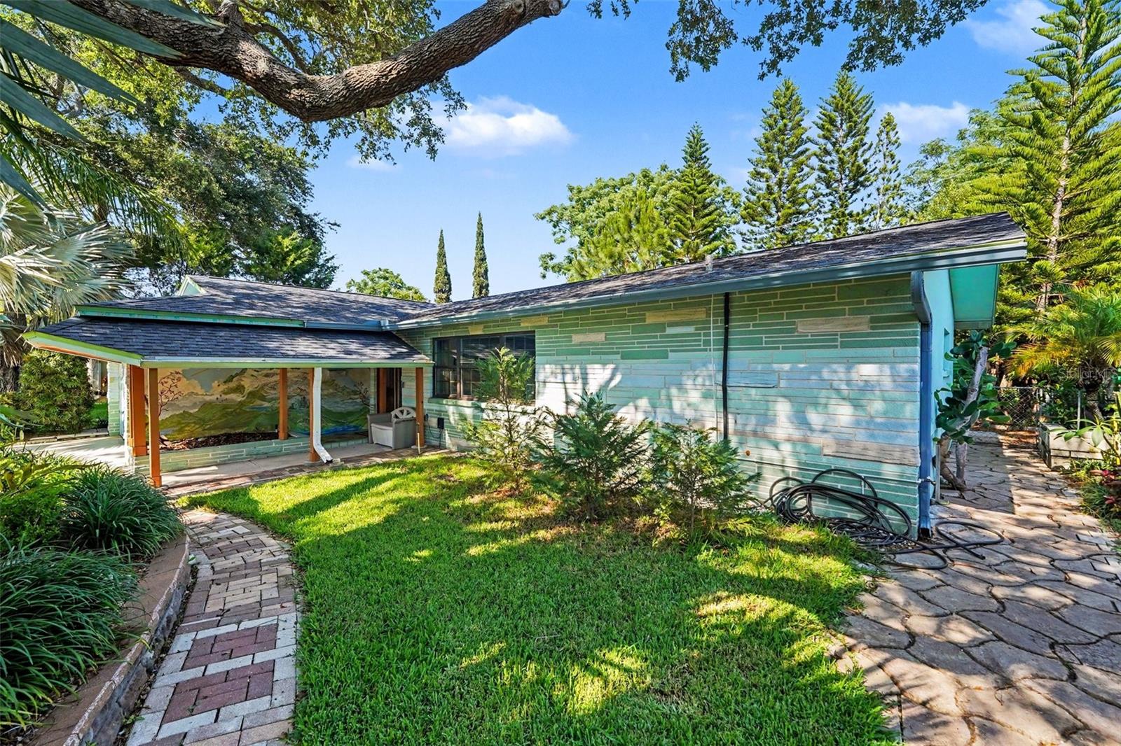 MONTCLAIR LAKE ESTATES - Residential