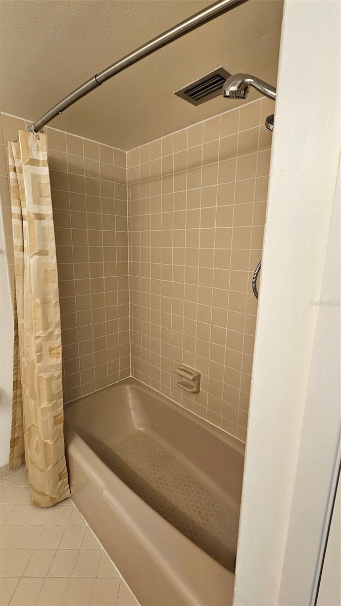 TWIN LAKES VILLAGE WEST CONDO - Residential