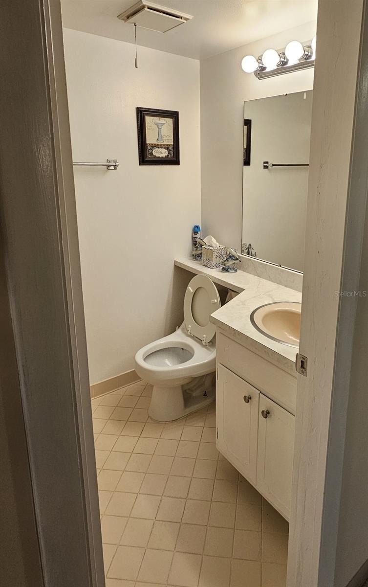 TWIN LAKES VILLAGE WEST CONDO - Residential