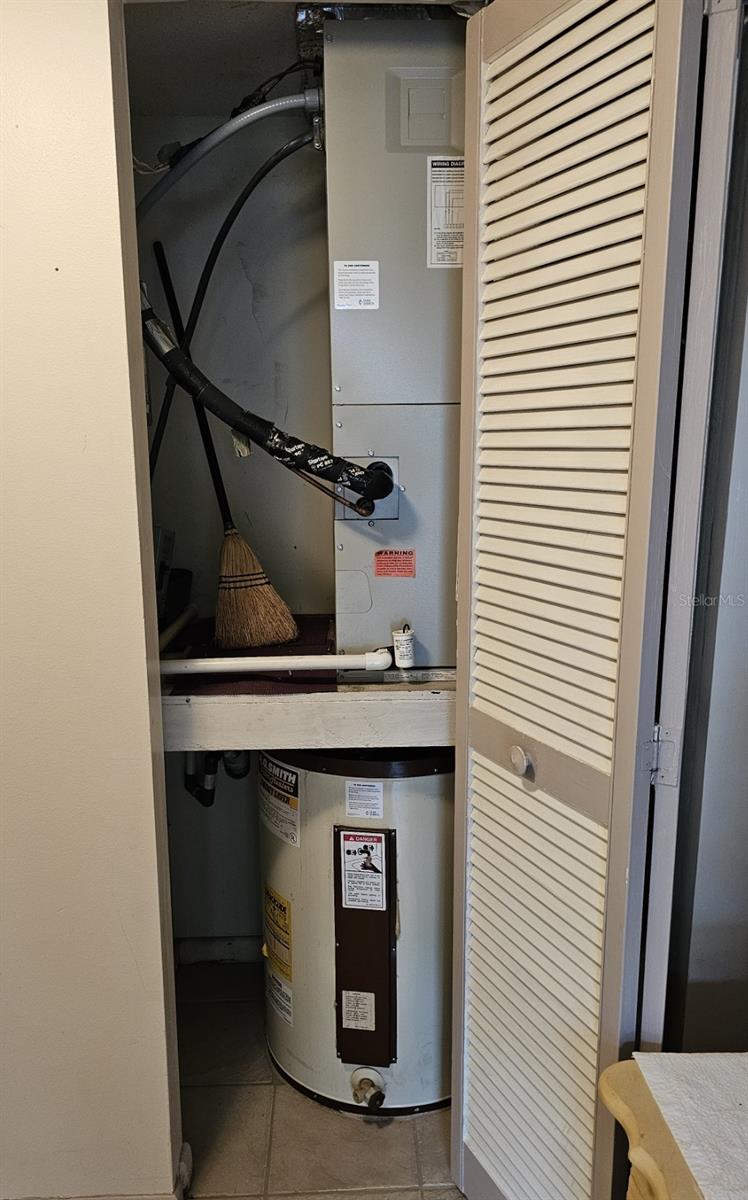 TWIN LAKES VILLAGE WEST CONDO - Residential