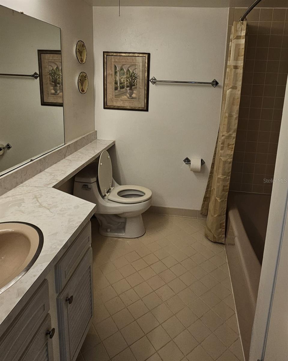 TWIN LAKES VILLAGE WEST CONDO - Residential