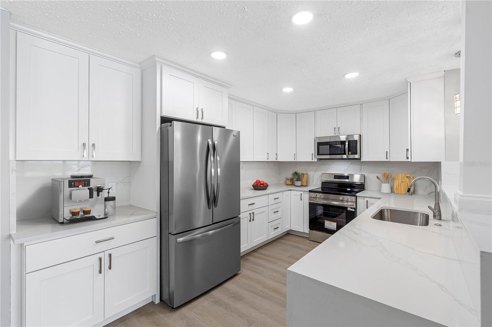 HARBOUR CLUB CONDO 3 - Residential