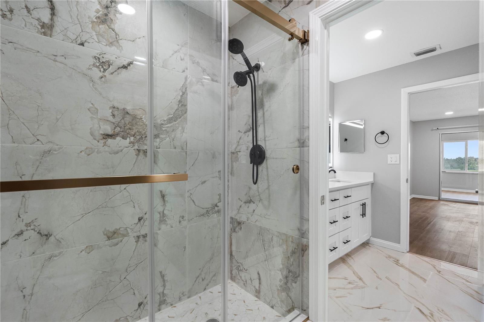 HARBOUR CLUB CONDO 3 - Residential