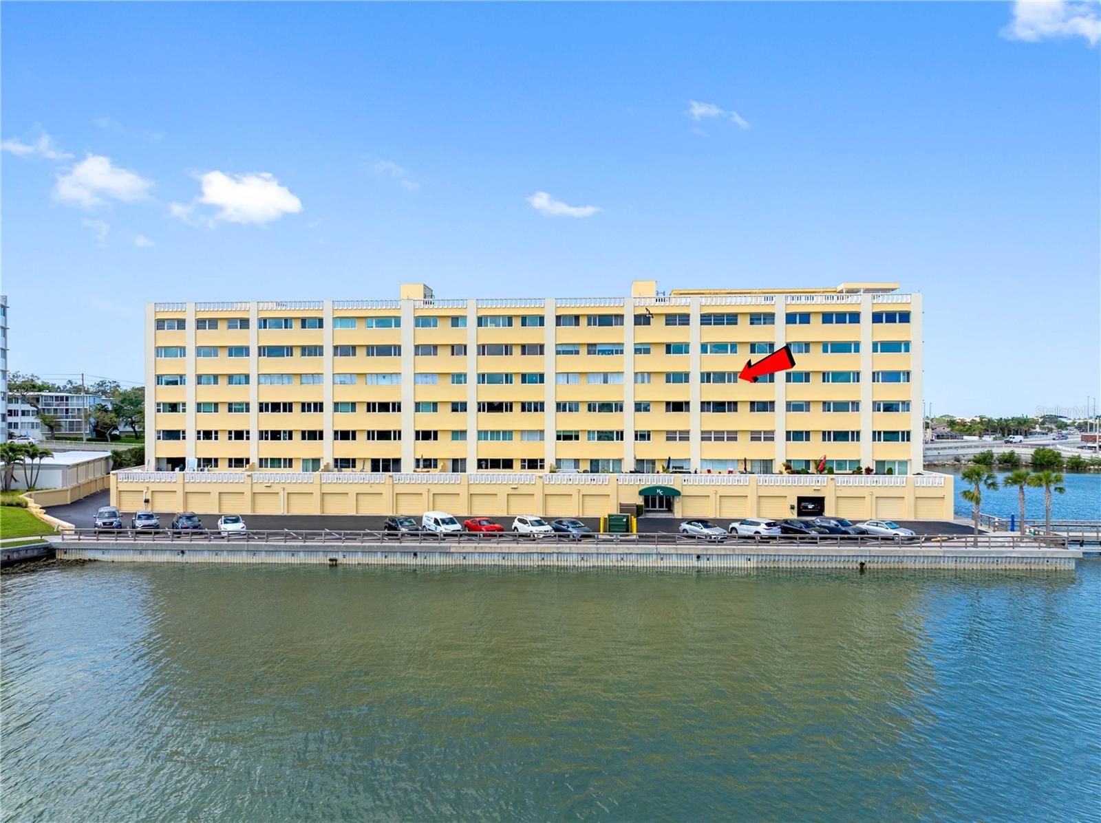 HARBOUR CLUB CONDO 3 - Residential