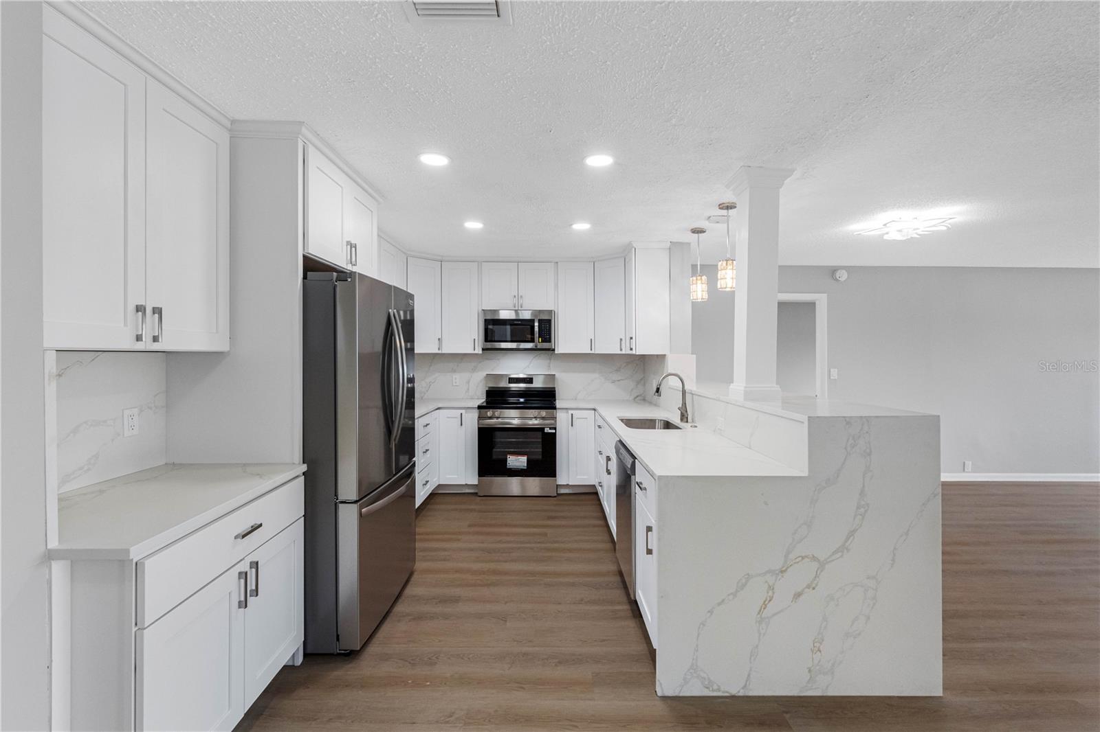 HARBOUR CLUB CONDO 3 - Residential