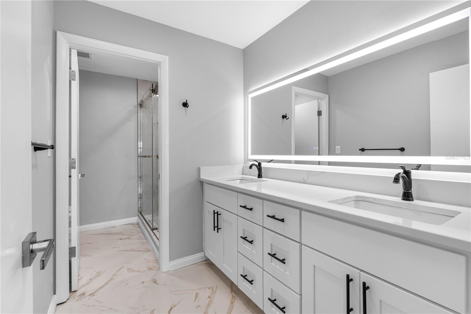 HARBOUR CLUB CONDO 3 - Residential