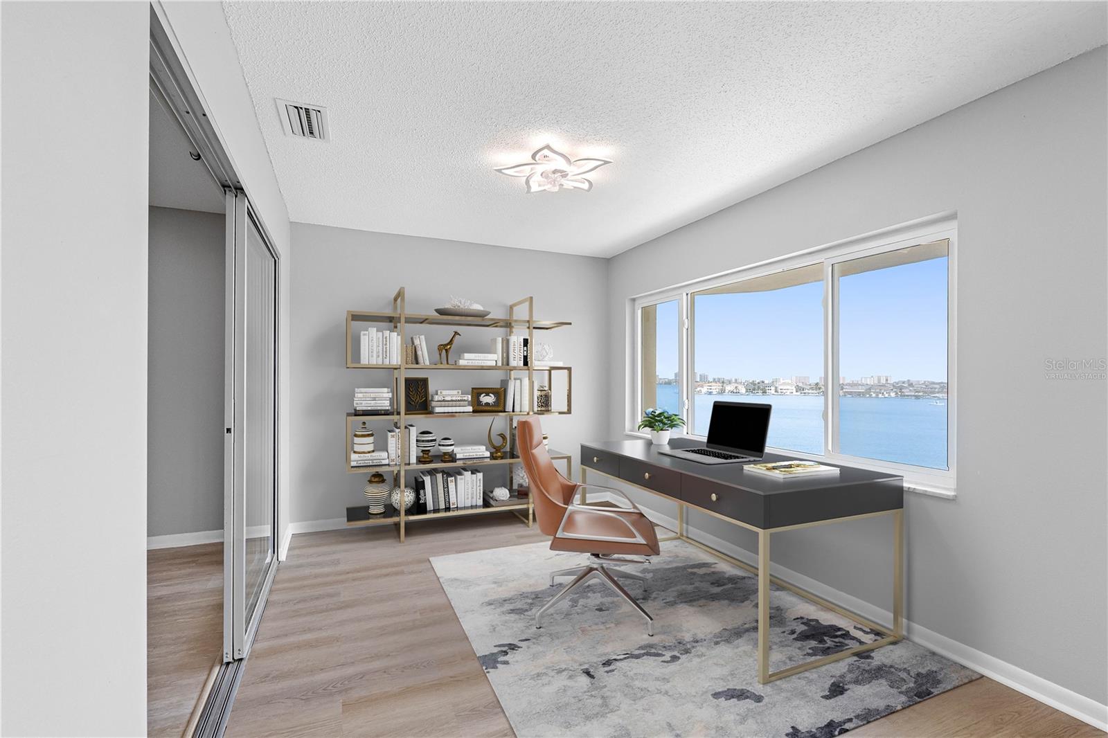 HARBOUR CLUB CONDO 3 - Residential