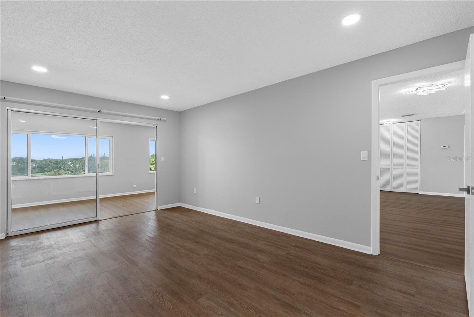 HARBOUR CLUB CONDO 3 - Residential