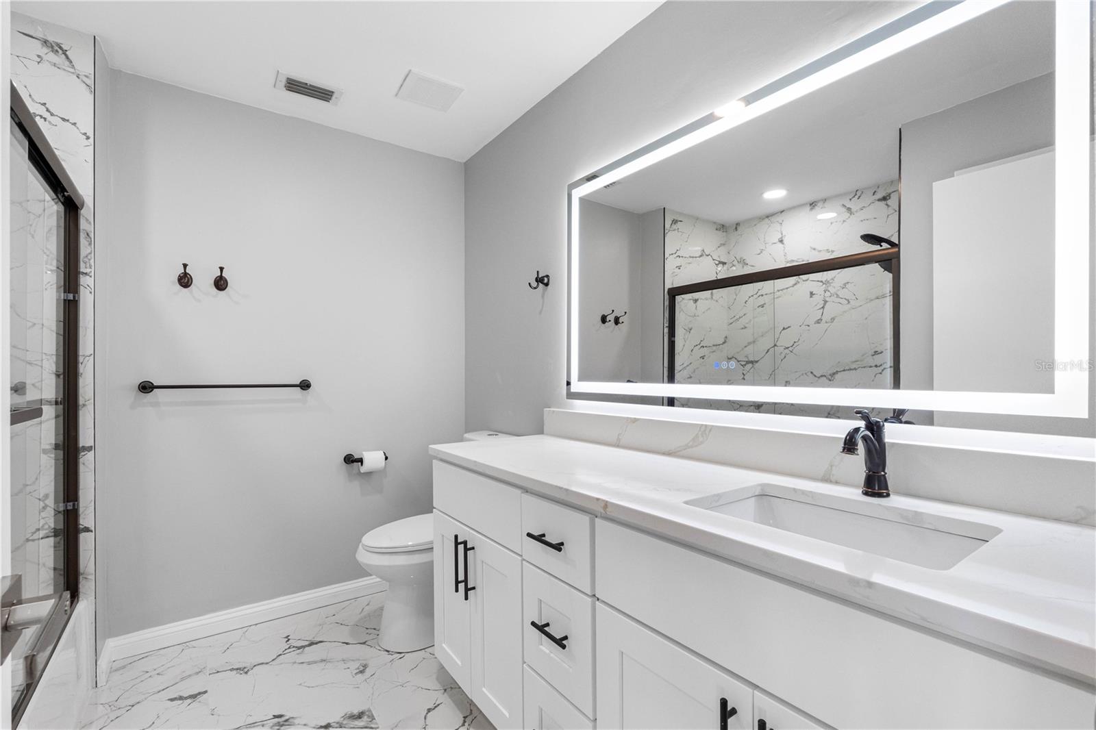 HARBOUR CLUB CONDO 3 - Residential