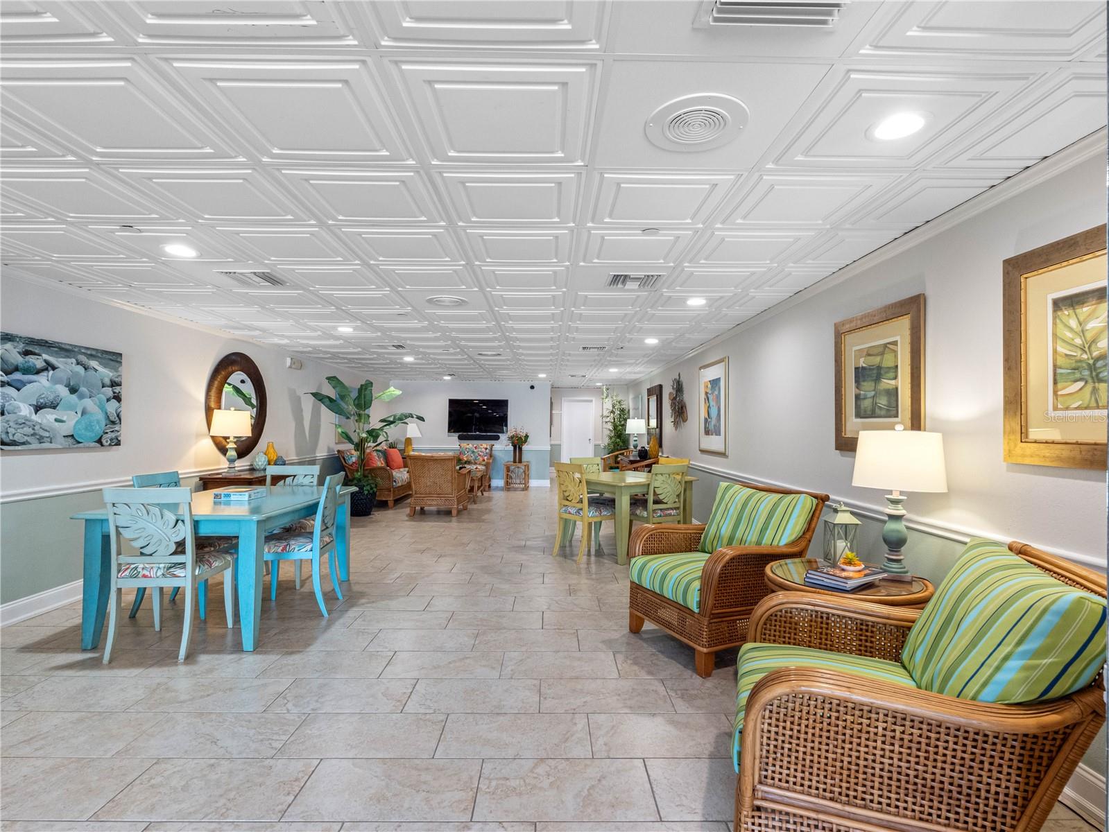 HARBOUR CLUB CONDO 3 - Residential