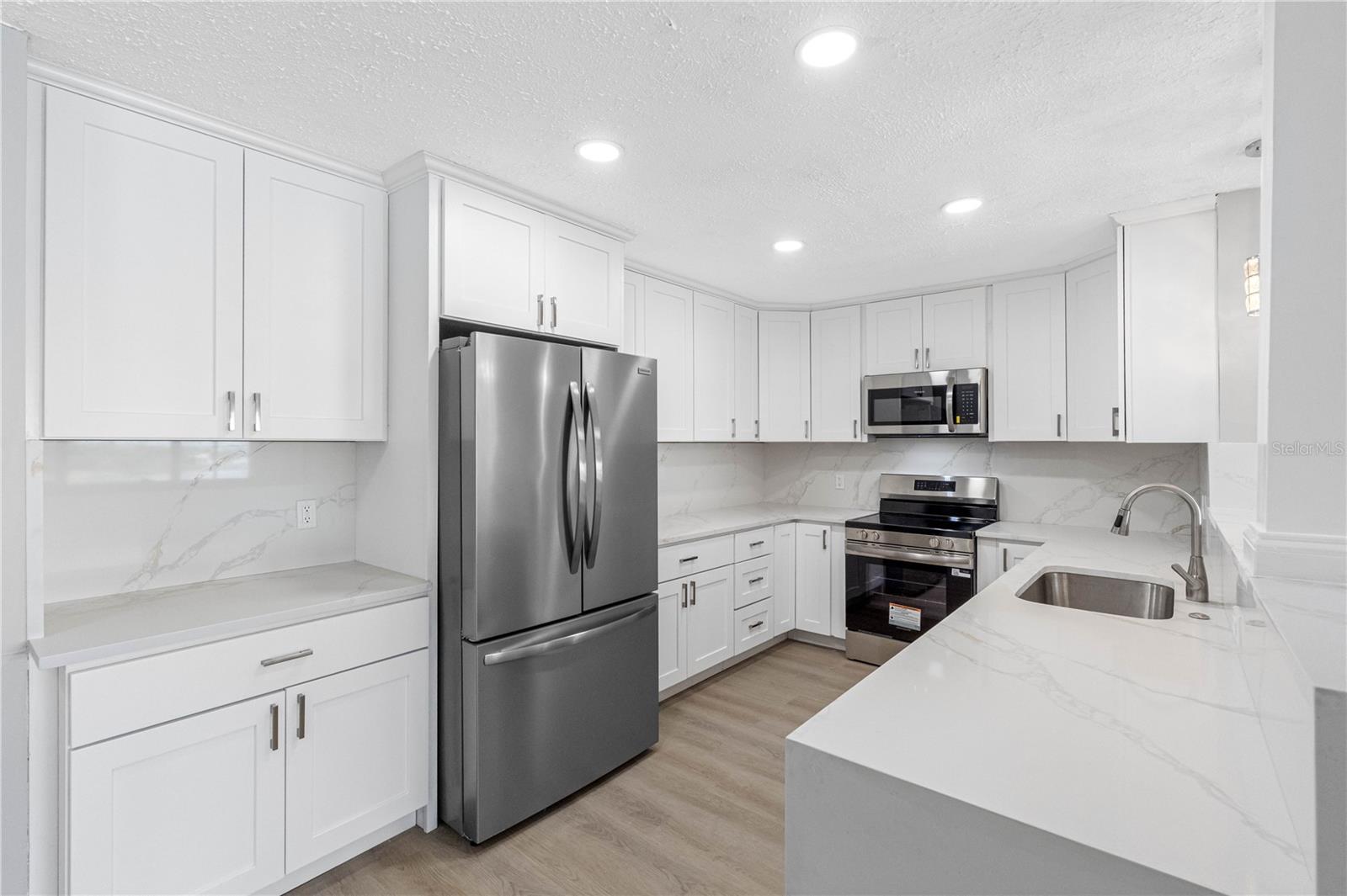 HARBOUR CLUB CONDO 3 - Residential