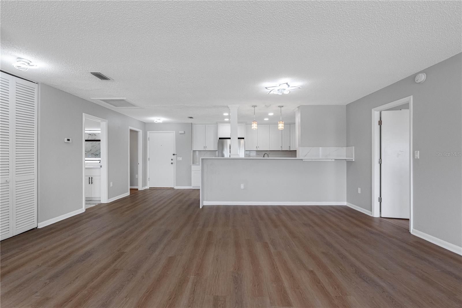 HARBOUR CLUB CONDO 3 - Residential