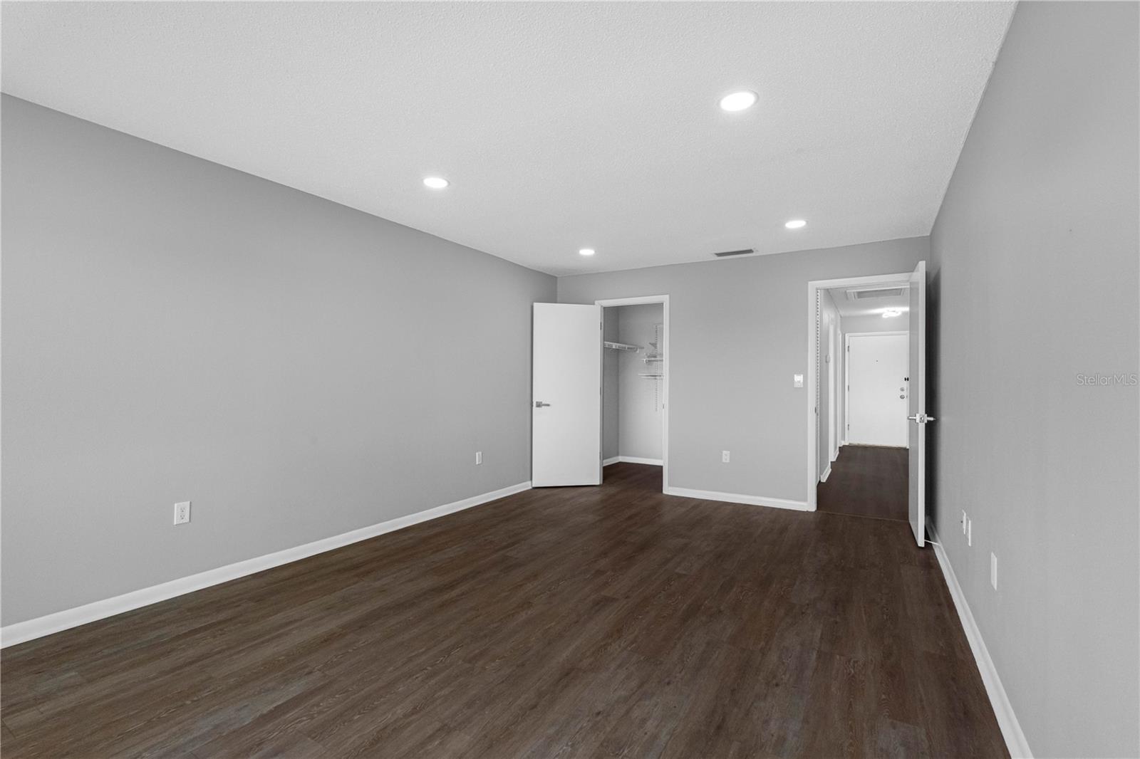 HARBOUR CLUB CONDO 3 - Residential