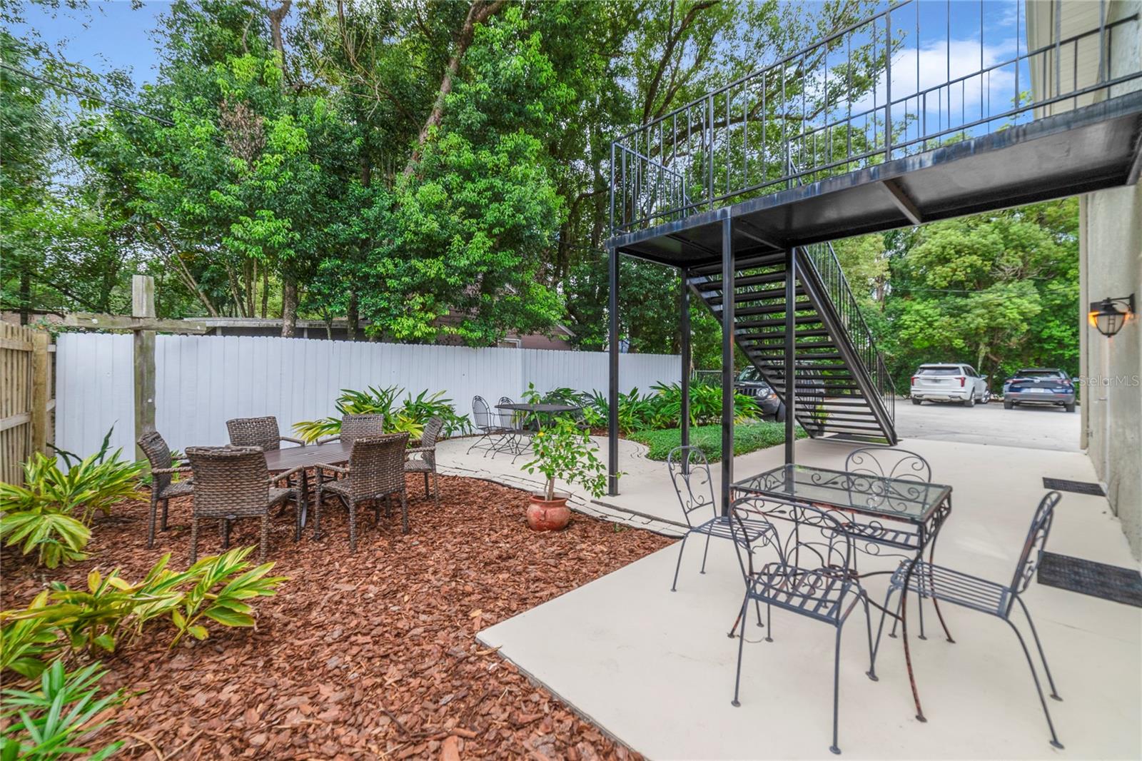 COLONIAL PARK SUB - Commercial Sale