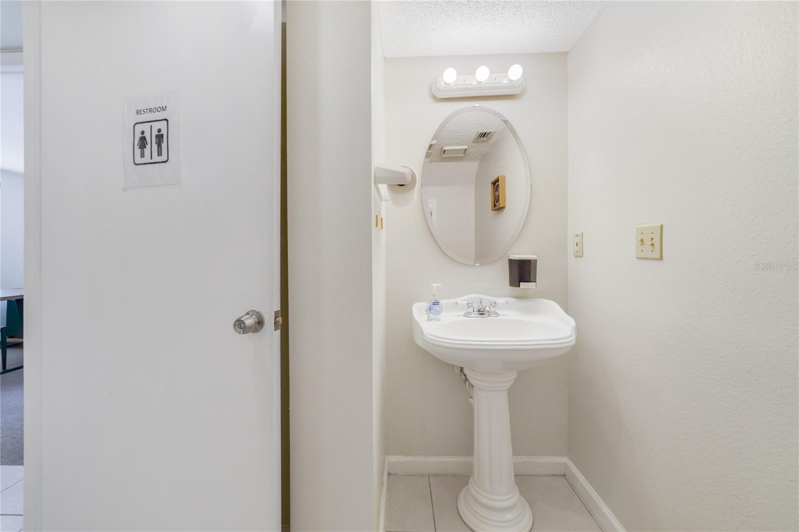 COLONIAL PARK SUB - Commercial Sale