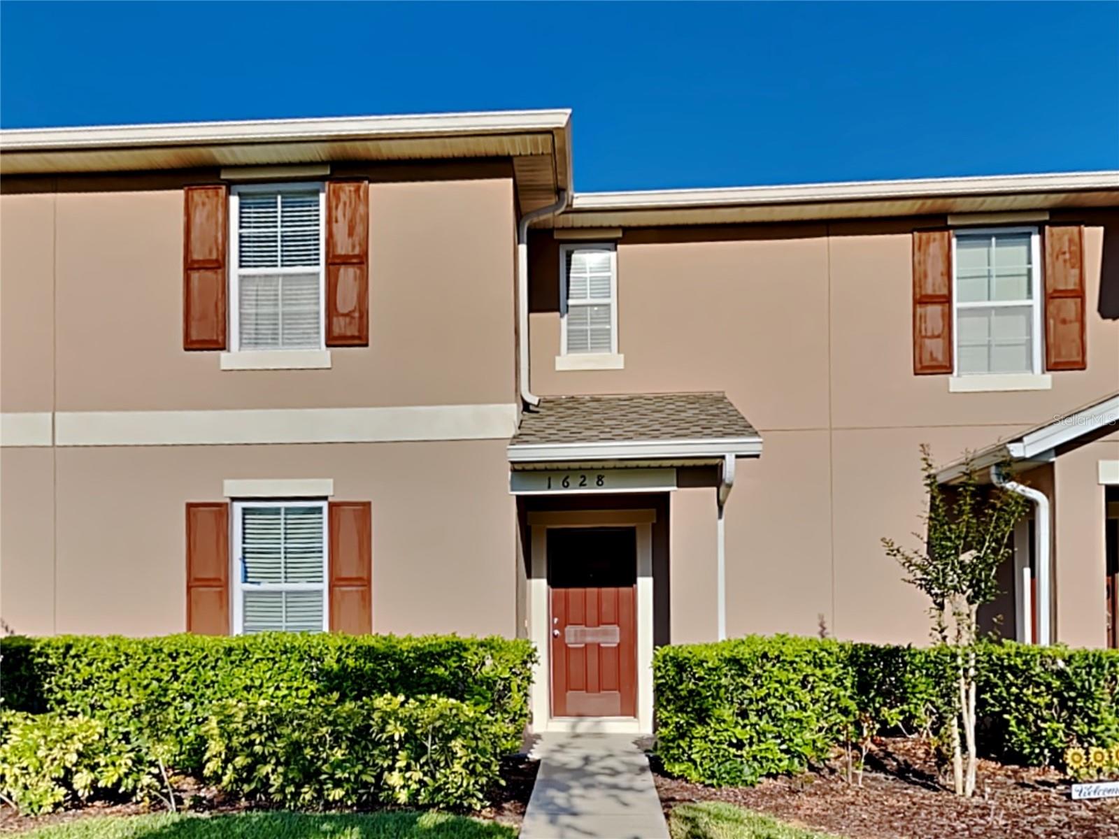 This inviting and well-maintained townhome in Saint Cloud offers a spacious family/dining room with a stylish combination of tile and carpet flooring. The modern open kitchen features sleek black appliances, ample cabinets, and a convenient pantry, as well as a breakfast bar. The generously sized master bedroom boasts a walk-in closet and a luxurious private bath complete with dual sinks and a stand-up shower. Additional amenities include a washer/dryer and a 1 car garage for added convenience. Don't miss the opportunity to make this charming townhome your new home sweet home!
Just minutes to lakefront park in Saint Cloud on beautiful Lake Toho, you can be swimming, boating, biking, fishing, picnicking and playing-playing-playing. Have access to your community pool, dock, and tot lot! Close to Lake Nona / Medical City, Orlando International Airport, Shopping and Restaurants and much more. Quick access to major roads like 417, 528, and 408.
Resident Benefit Package: $42.00-month. Includes HVAC air filter delivery, Tenant Liability Insurance, Credit Reporting, Tenant Rewards Program, and much more!
This property is eligible for deposit alternative coverage in lieu of a security deposit. For information and enrollment, please contact our leasing team and enjoy a deposit-free renting experience.