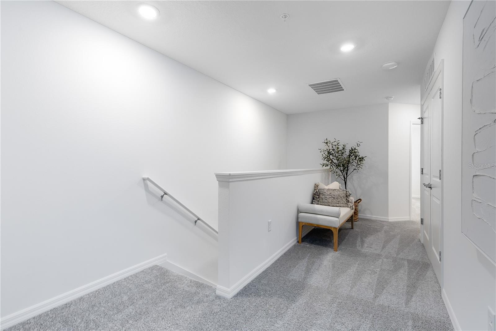 OVIEDO SQUARE - Residential