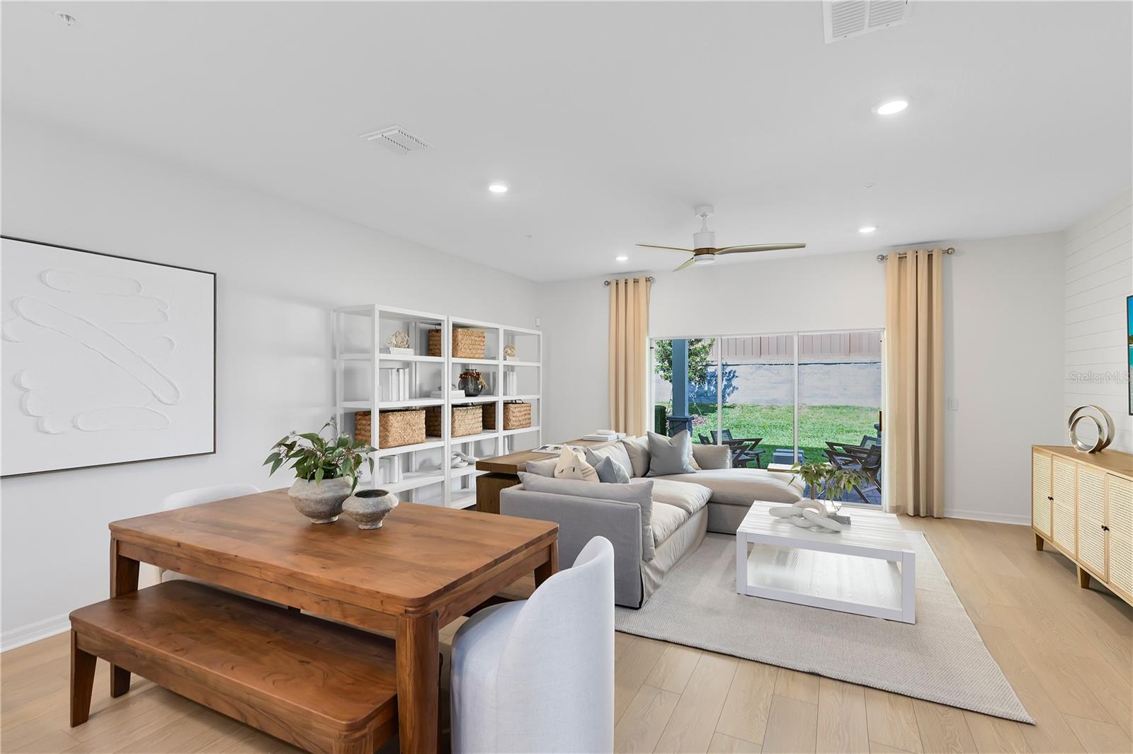 OVIEDO SQUARE - Residential