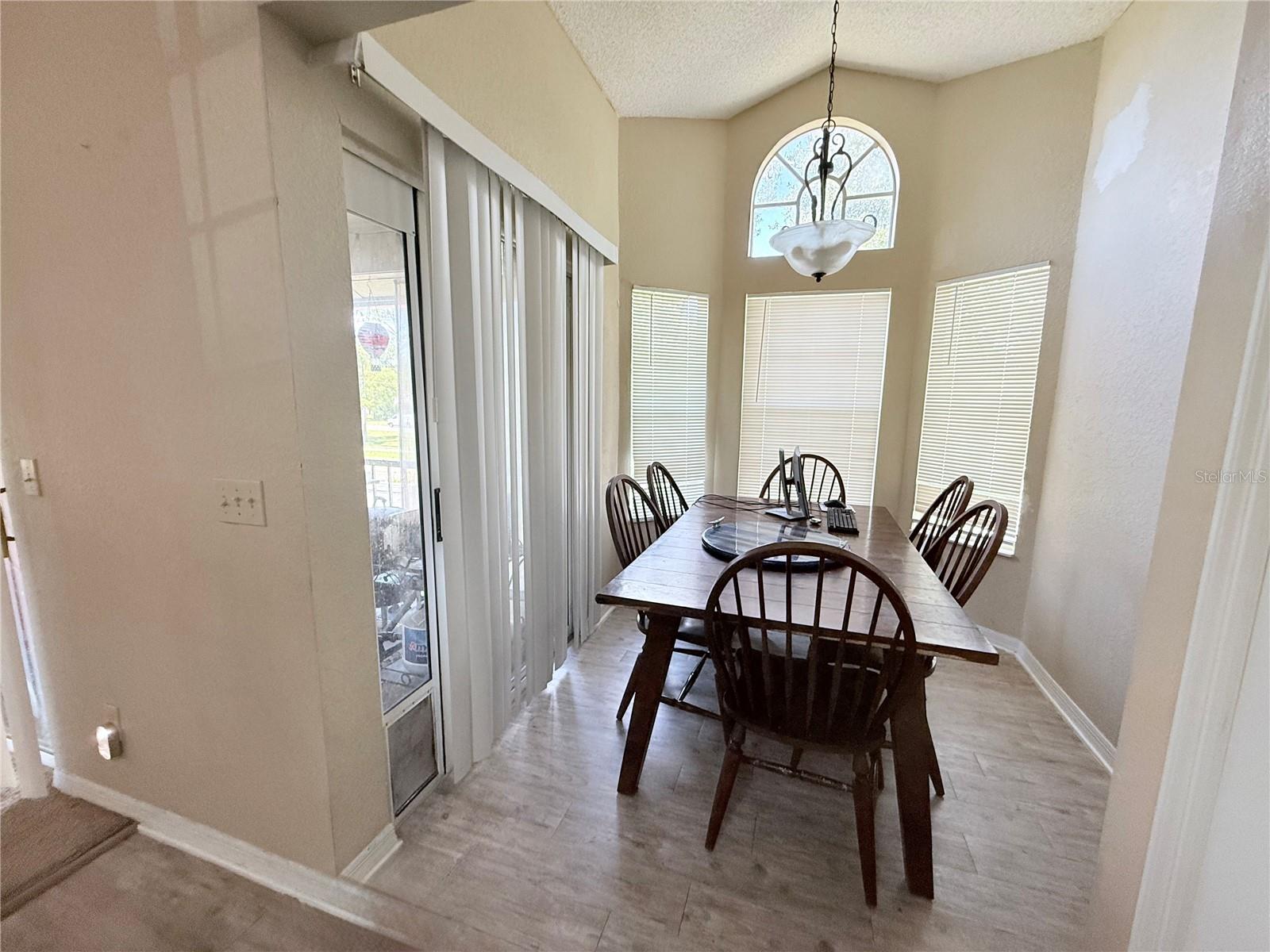 HUNTERS CHASE CONDO PH 1 - Residential